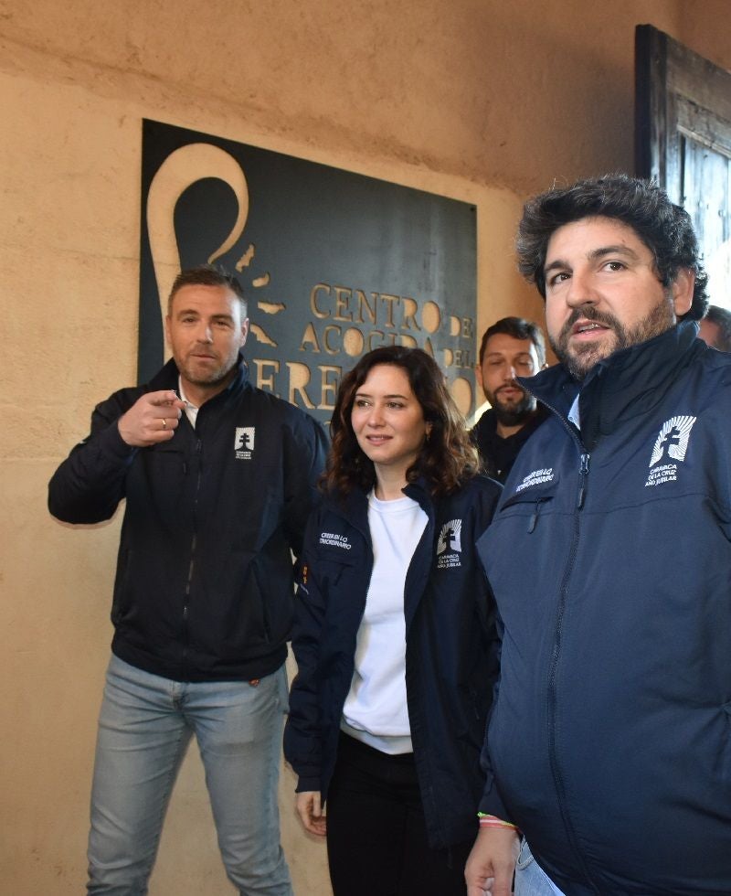 Imágenes de la visita de Díaz Ayuso - I Centro de Acogida