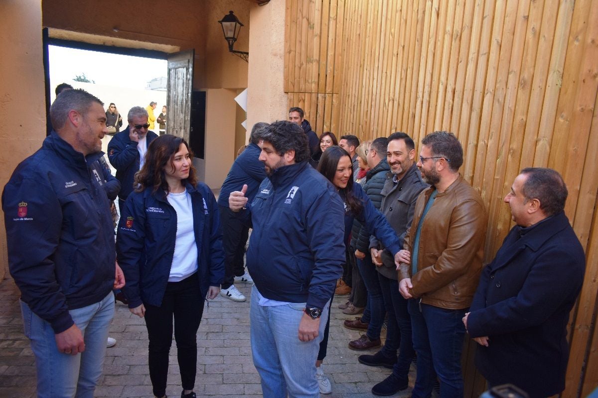 Imágenes de la visita de Díaz Ayuso - I Centro de Acogida