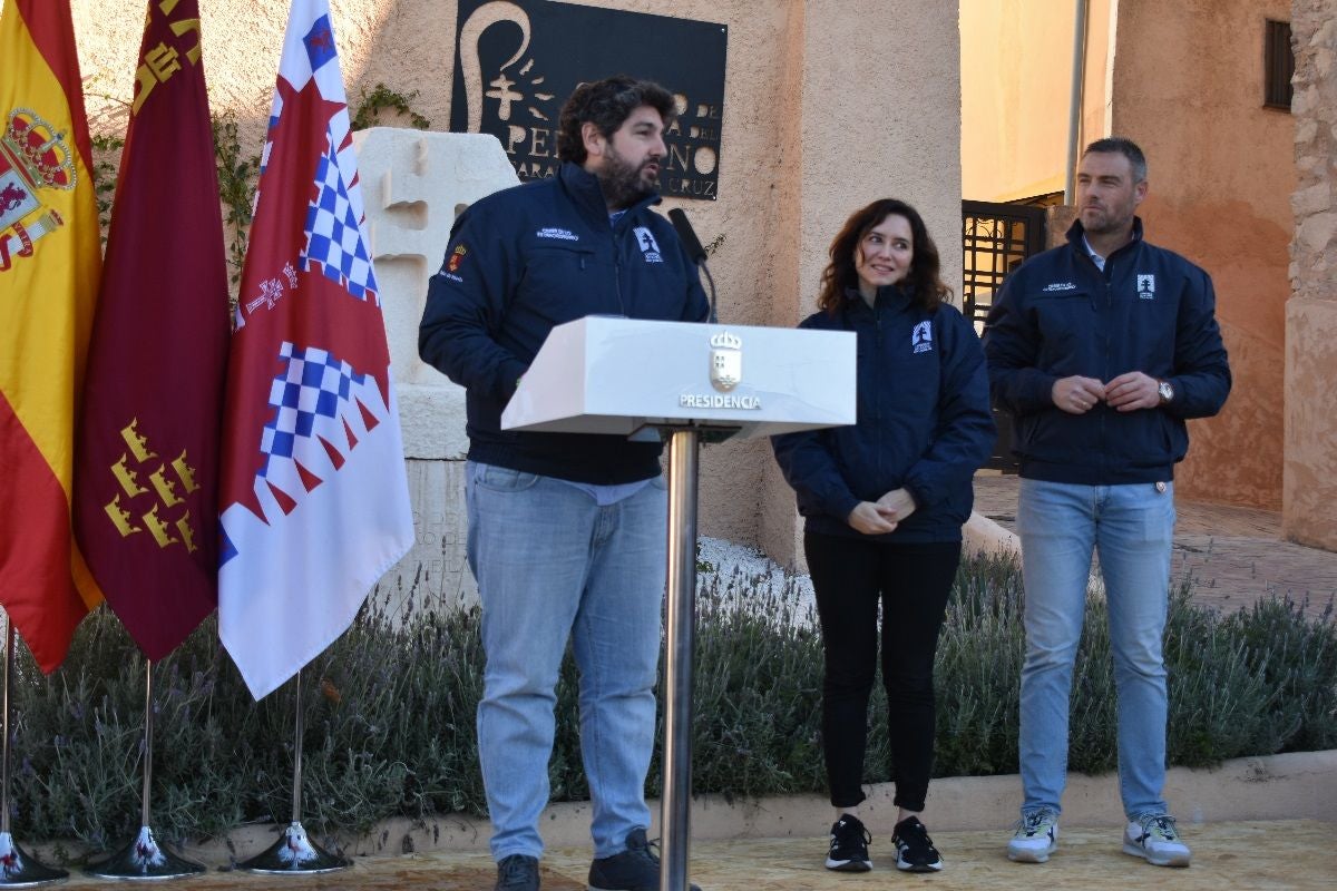 Imágenes de la visita de Díaz Ayuso - I Centro de Acogida