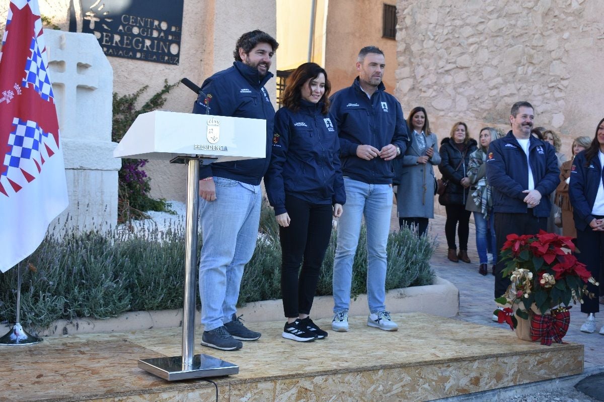 Imágenes de la visita de Díaz Ayuso - I Centro de Acogida