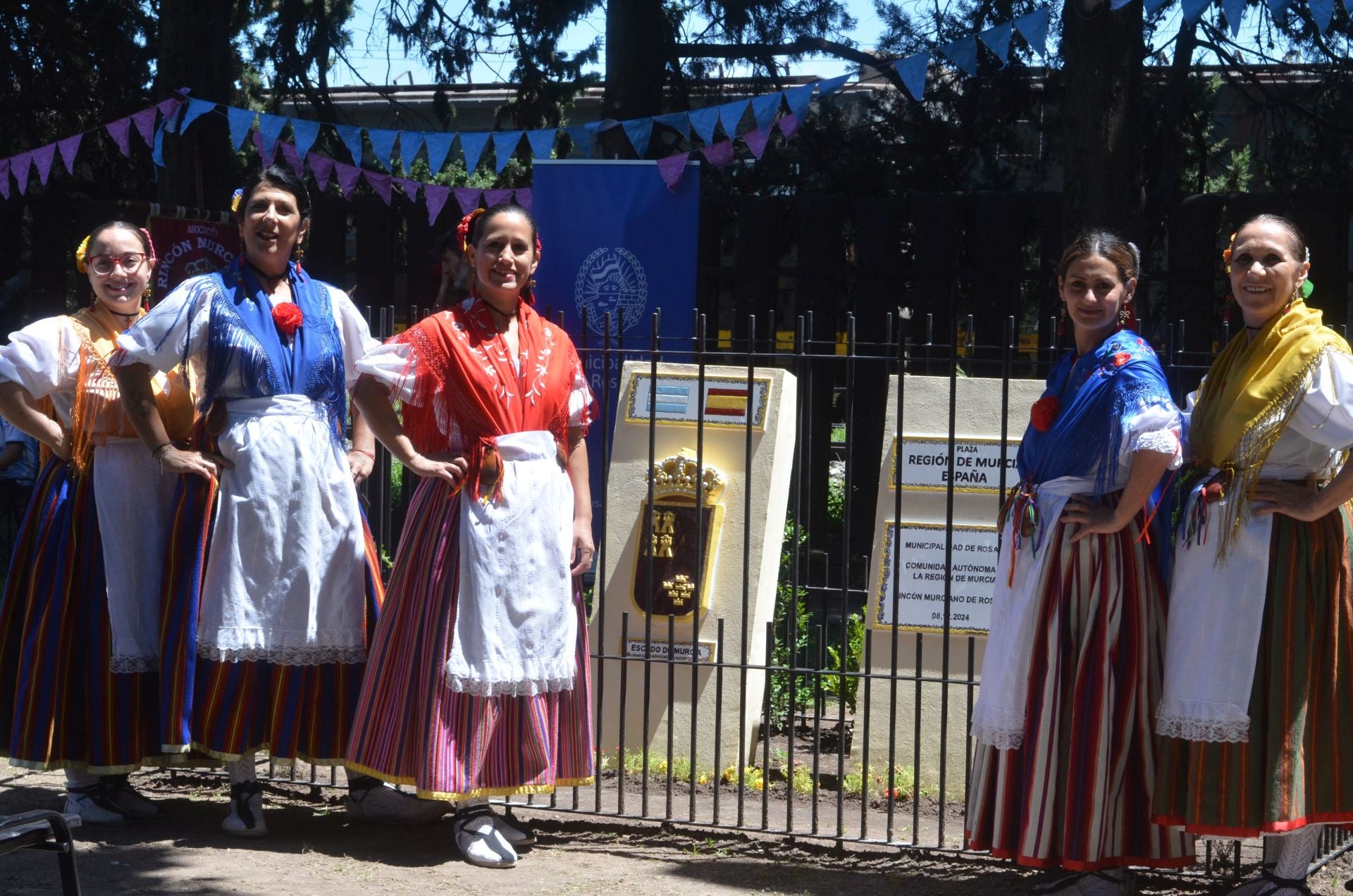 Las imágenes de la inauguración de una plaza para la Región de Murcia en Argentina