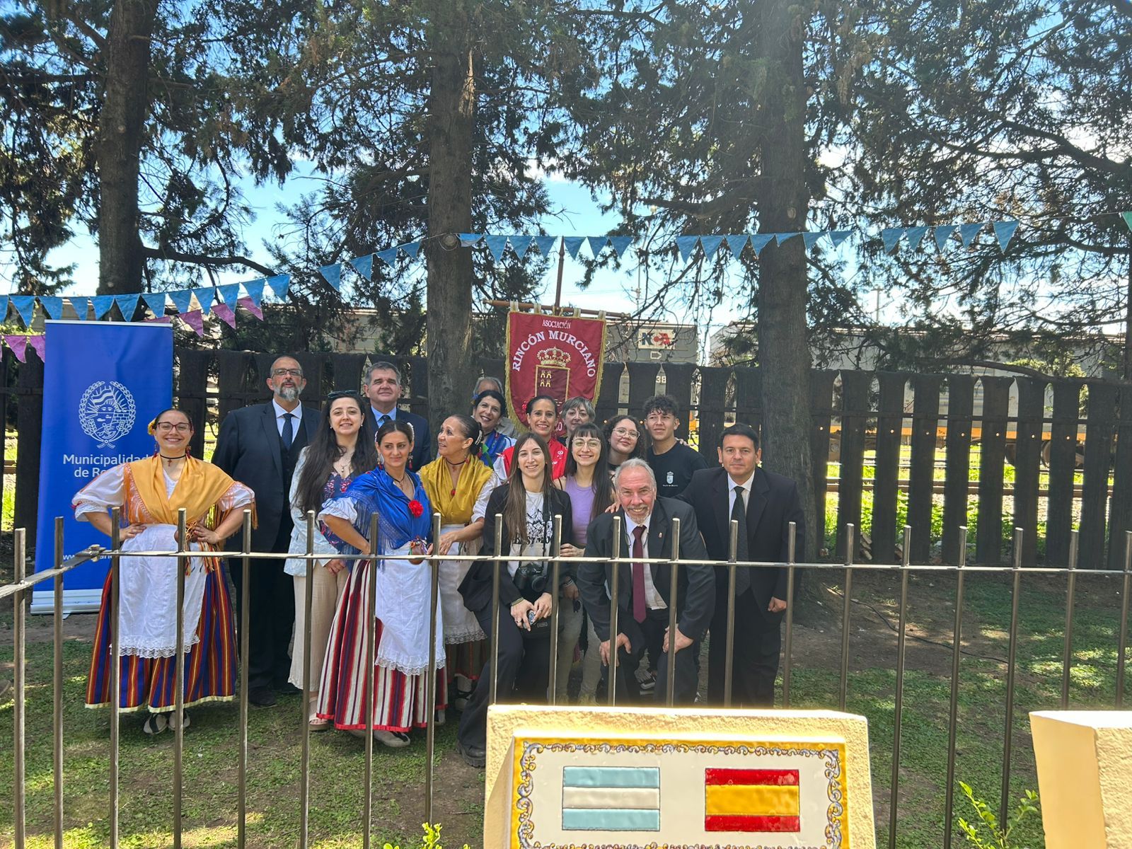 Las imágenes de la inauguración de una plaza para la Región de Murcia en Argentina