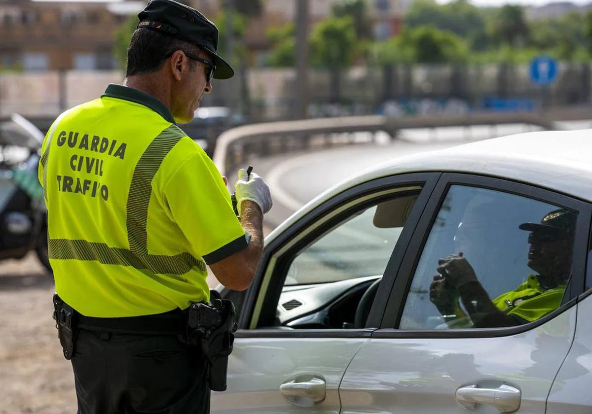 Tráfico desarrolla esta semana una campaña especial de control de alcohol y drogas en la Región de Murcia