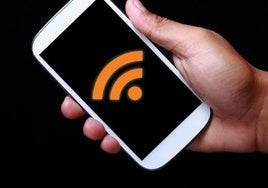 Desactivar el WiFi del móvil al salir: una medida sencilla para evitar problemas de seguridad.