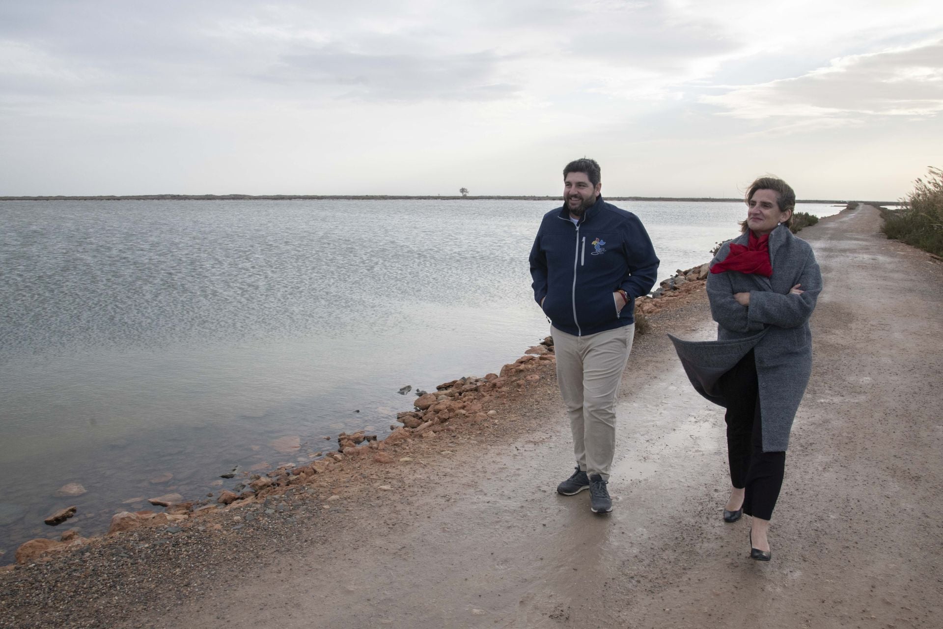 El Ministerio para la Transición Ecológica, el Gobierno regional y los ayuntamientos ribereños constituyen la Comisión Interadministrativa del Mar Menor.