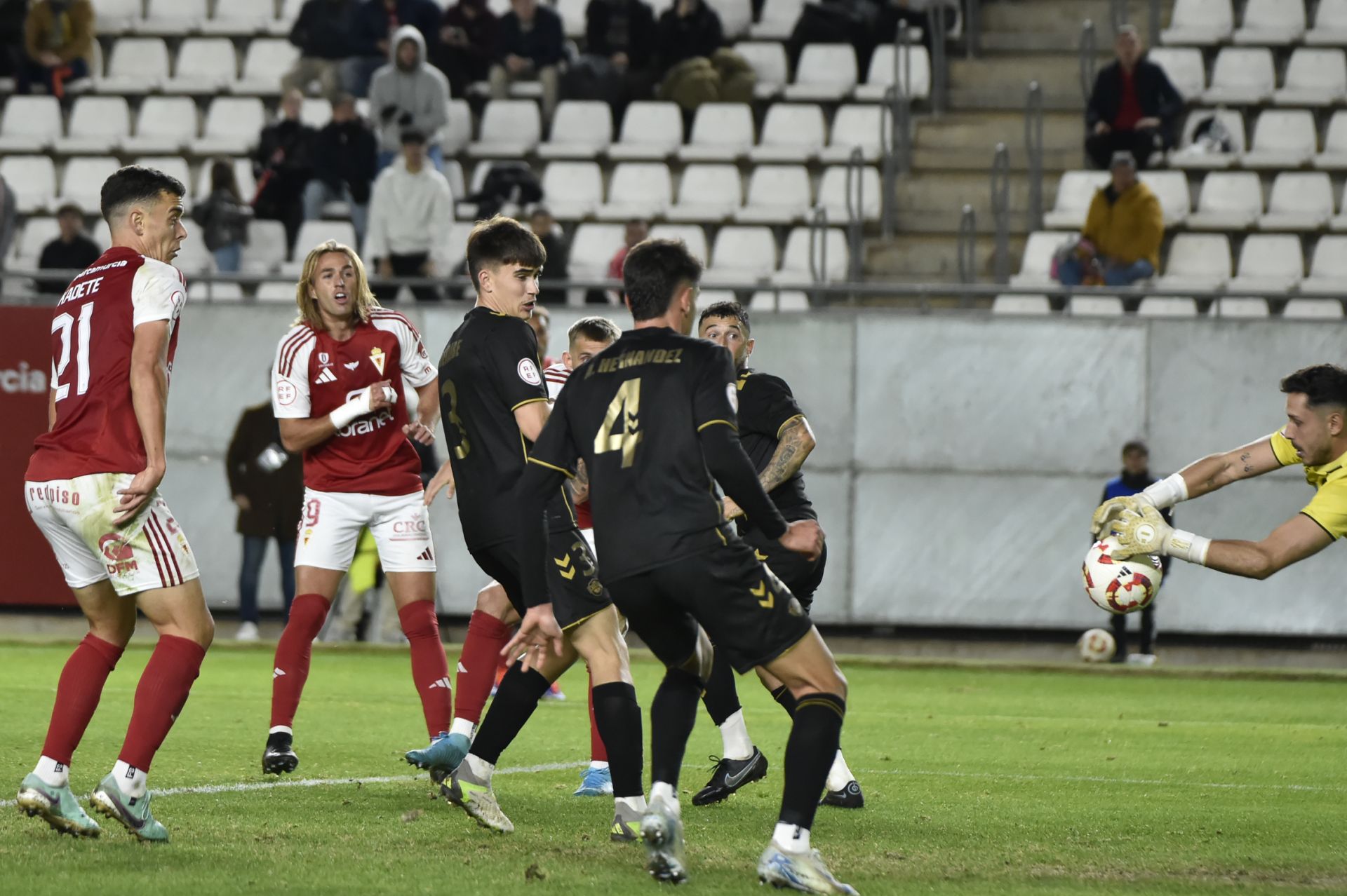 El empate del Real Murcia frente al Intercity, en imágenes