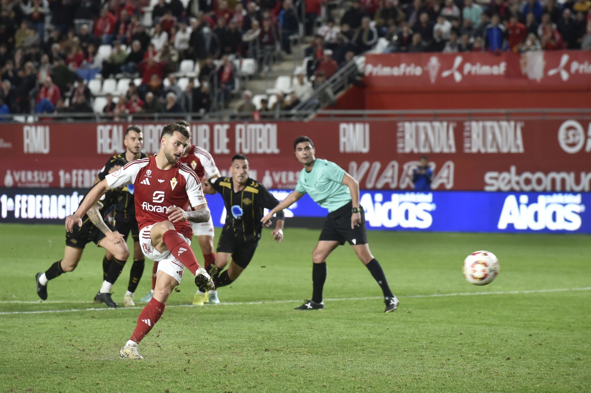 El empate del Real Murcia frente al Intercity, en imágenes