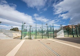 Pistas de pádel ubicadas en la Ciudad Deportiva de Torrevieja.