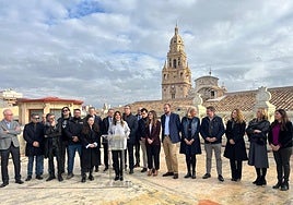 Un momento durante la presentación del evento de fin de año este viernes en la terraza del Consistorio.