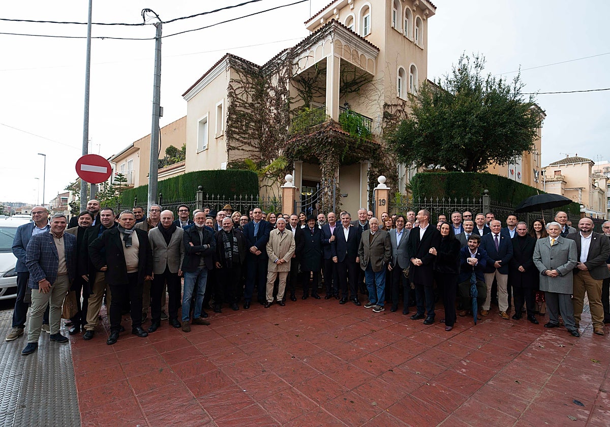 Invitados al brindis organizado por el empresario Tomás Martínez Pagán.