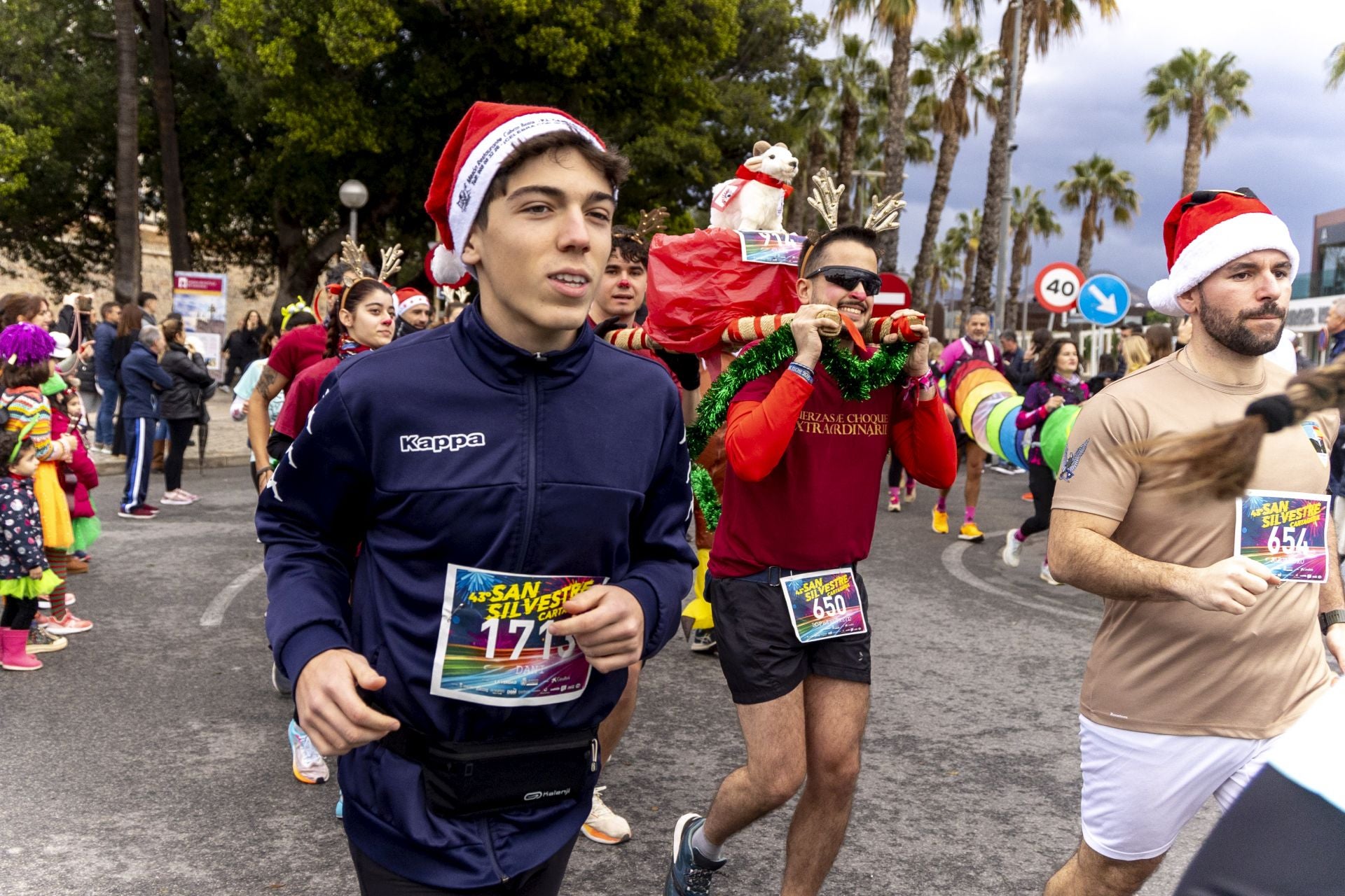 Los disfraces de la San Silvestre de Cartagena 2024, en imágenes