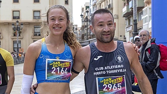 Antonio Martínez y Carmen del Mar Krawczynski ganan la San Silvestre de Cartagena más multitudinaria