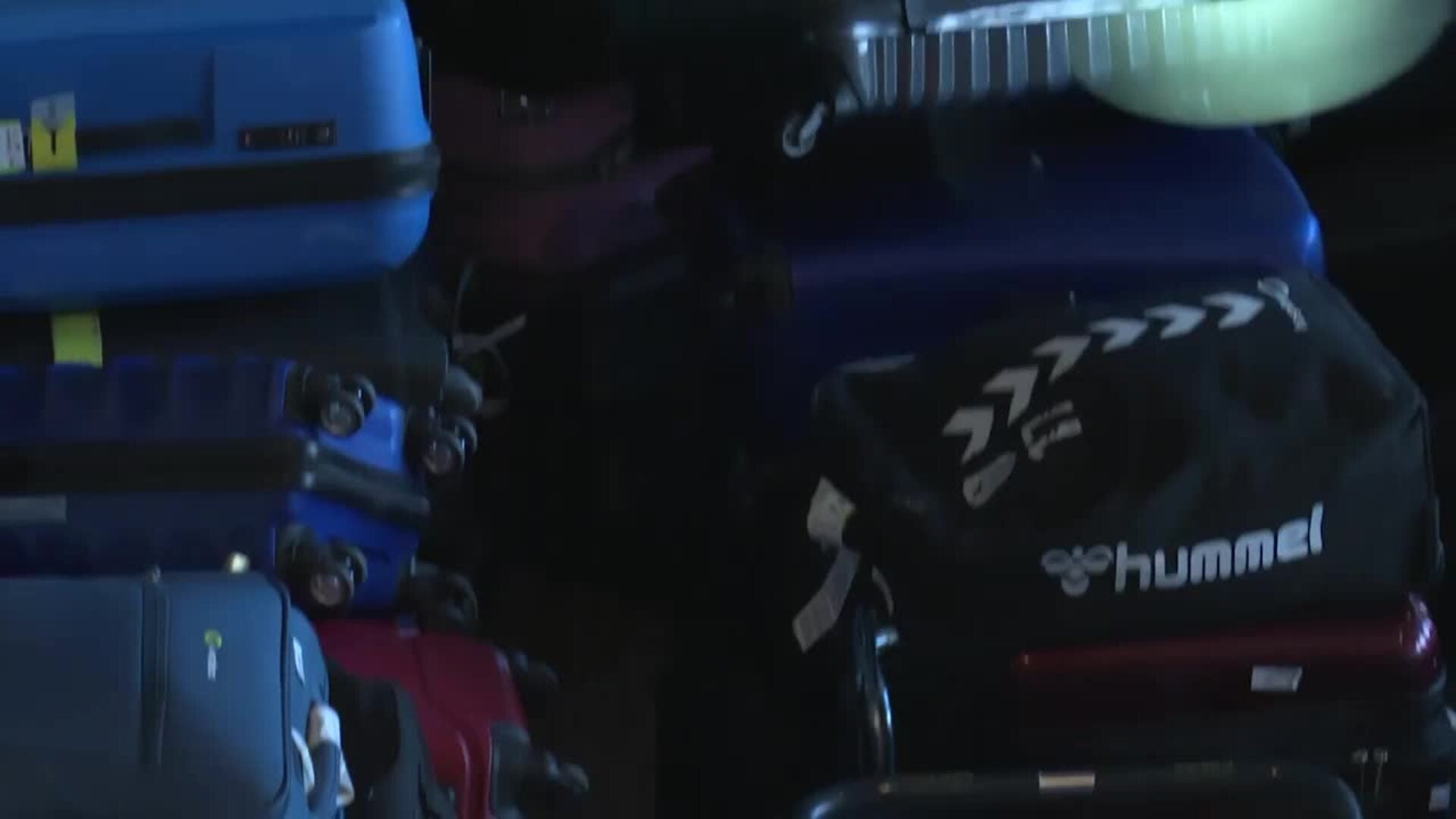 Problemas con las maletas en el aeropuerto de Loiu por la huelga de handling de Iberia