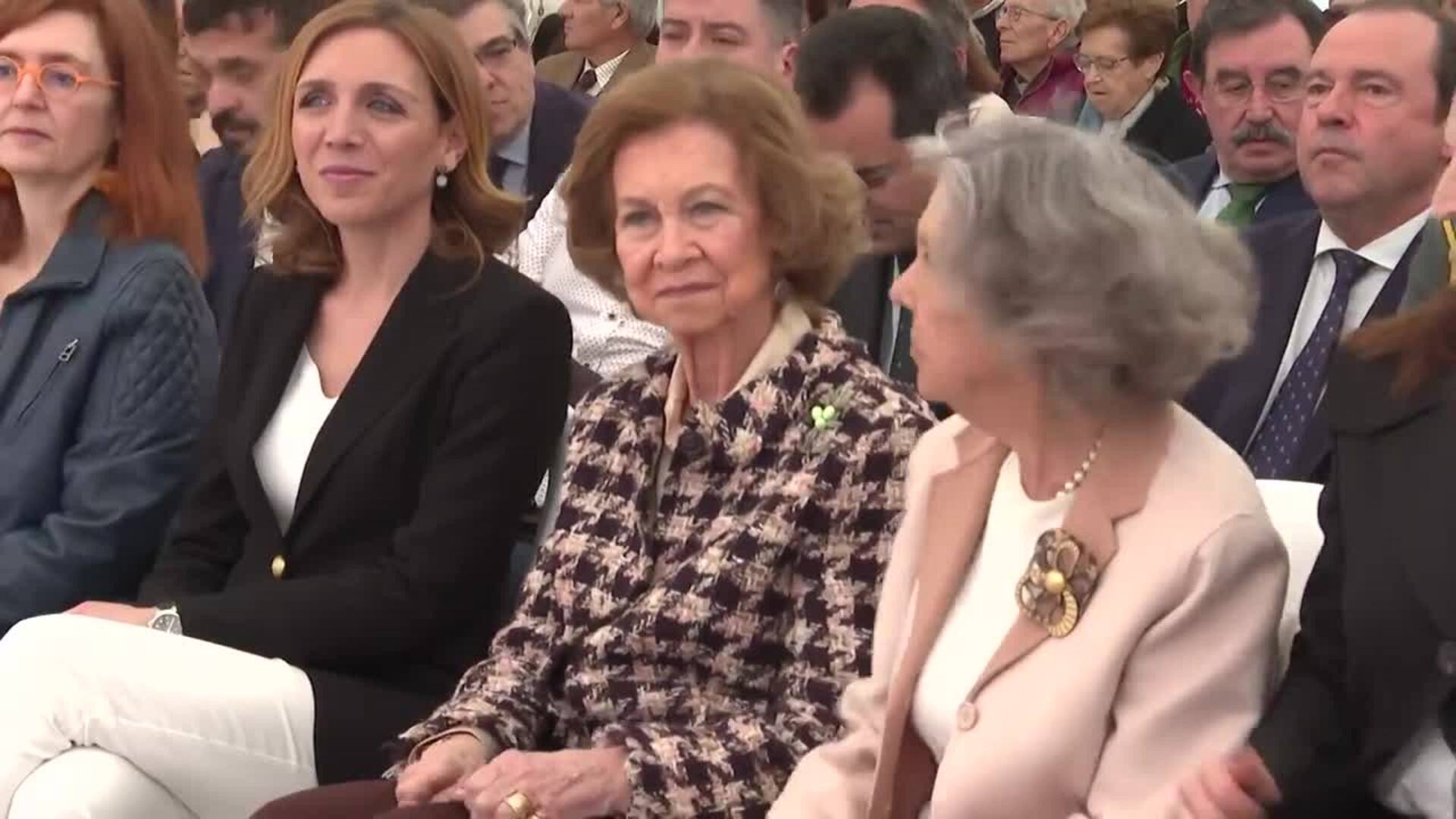 La Reina Sofía da una nueva lección de elegancia
