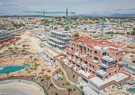 Viviendas en construcción en Orihuela Costa, en una imagen de archivo.