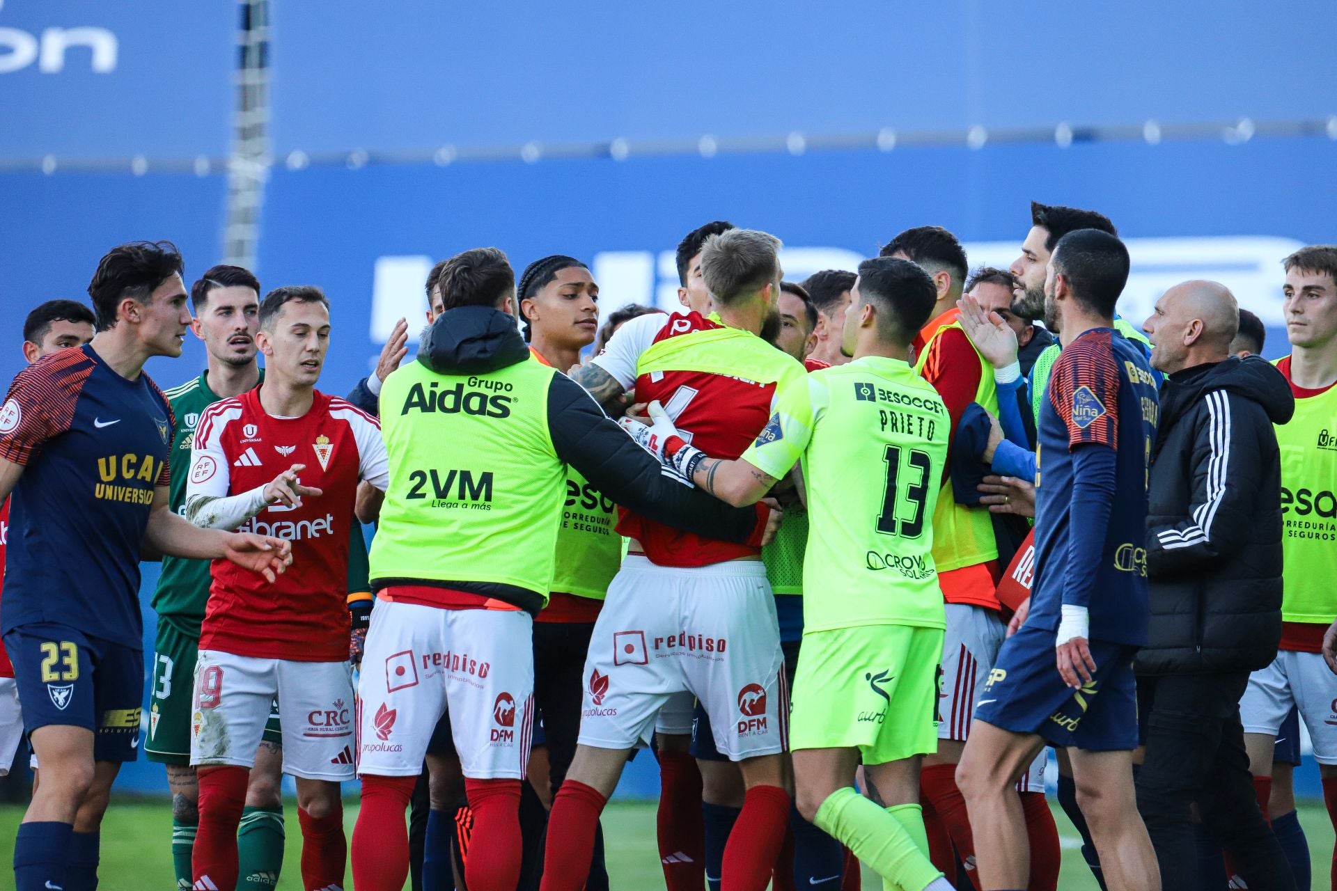 El partido benéfico entre Real Murcia y UCAM, en imágenes