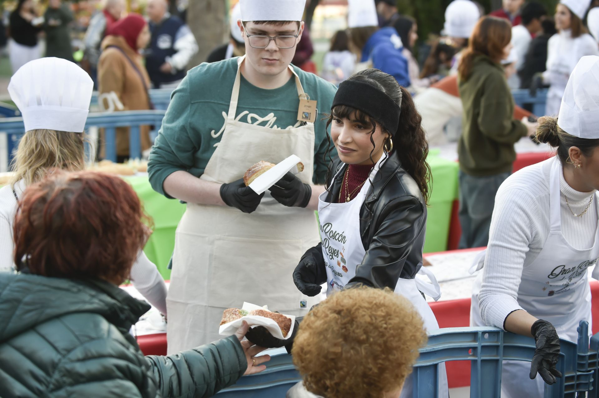 Un roscón de Reyes de 155 metros en Molina de Segura