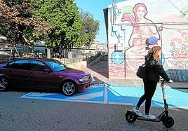 Nueva plaza de estacionamiento reservada para personas de movilidad reducida en el entorno del local social del Barrio de la Concepción.
