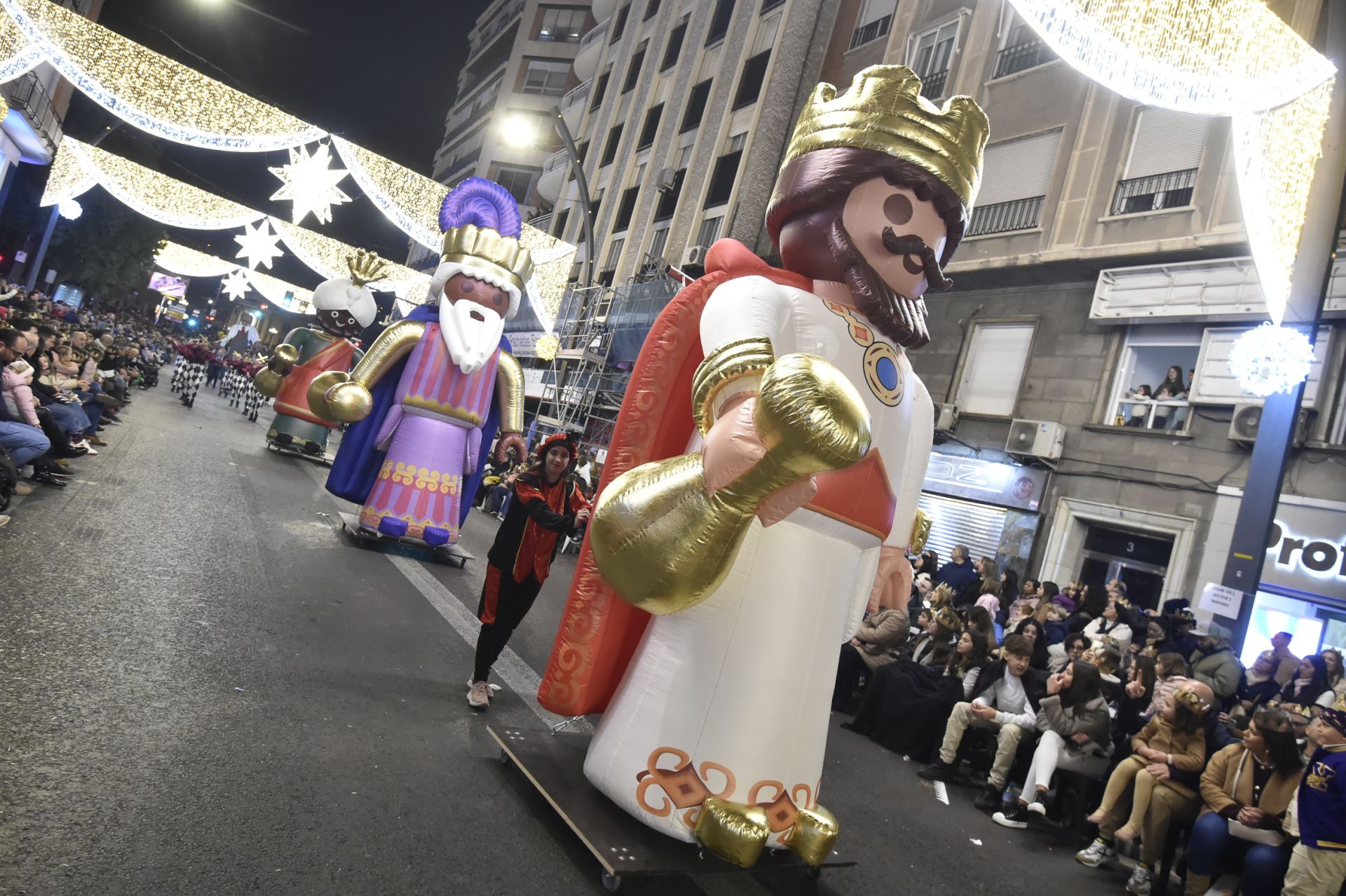 La cabalgata de los Reyes Magos en Murcia, en imágenes