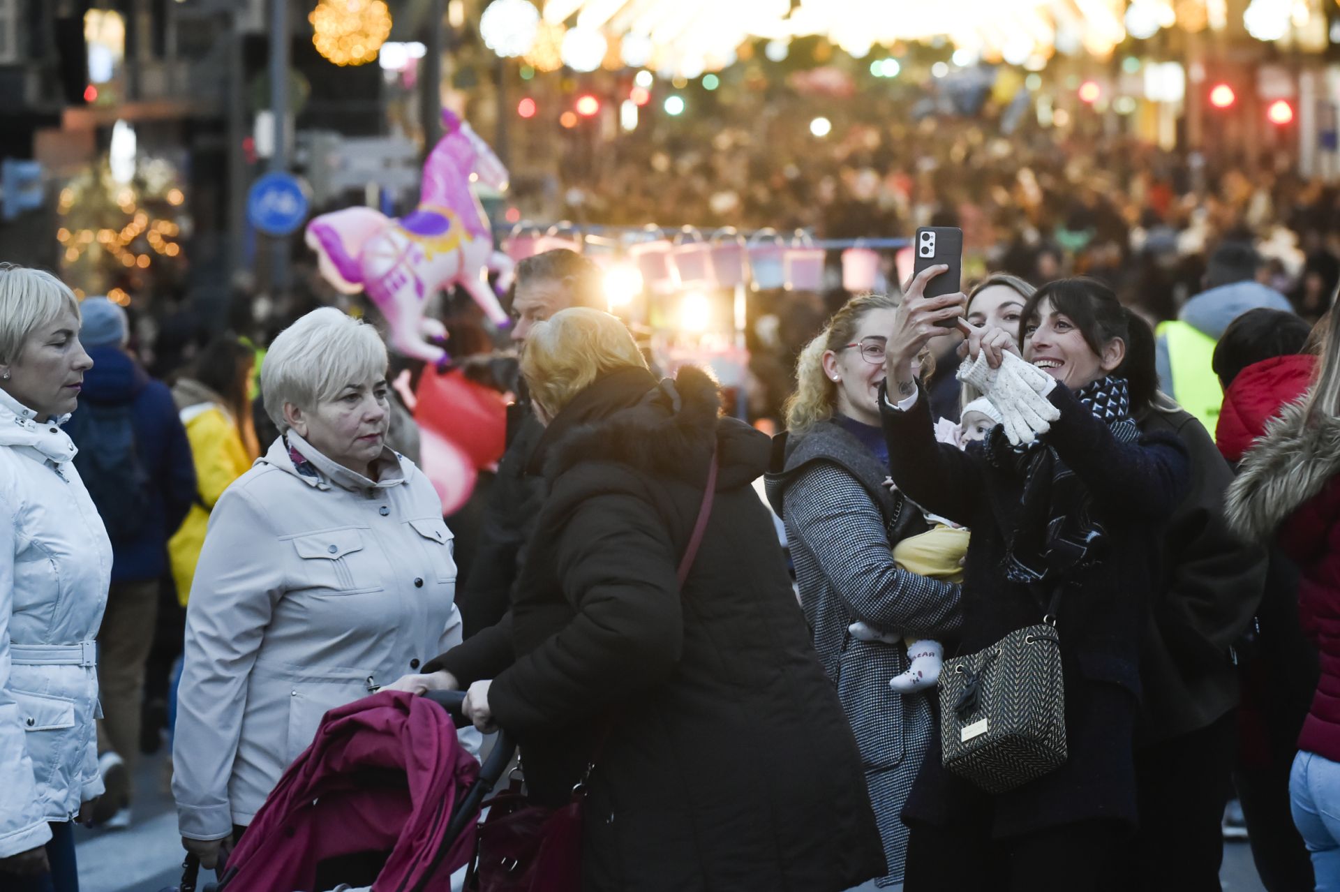 La cabalgata de los Reyes Magos en Murcia, en imágenes