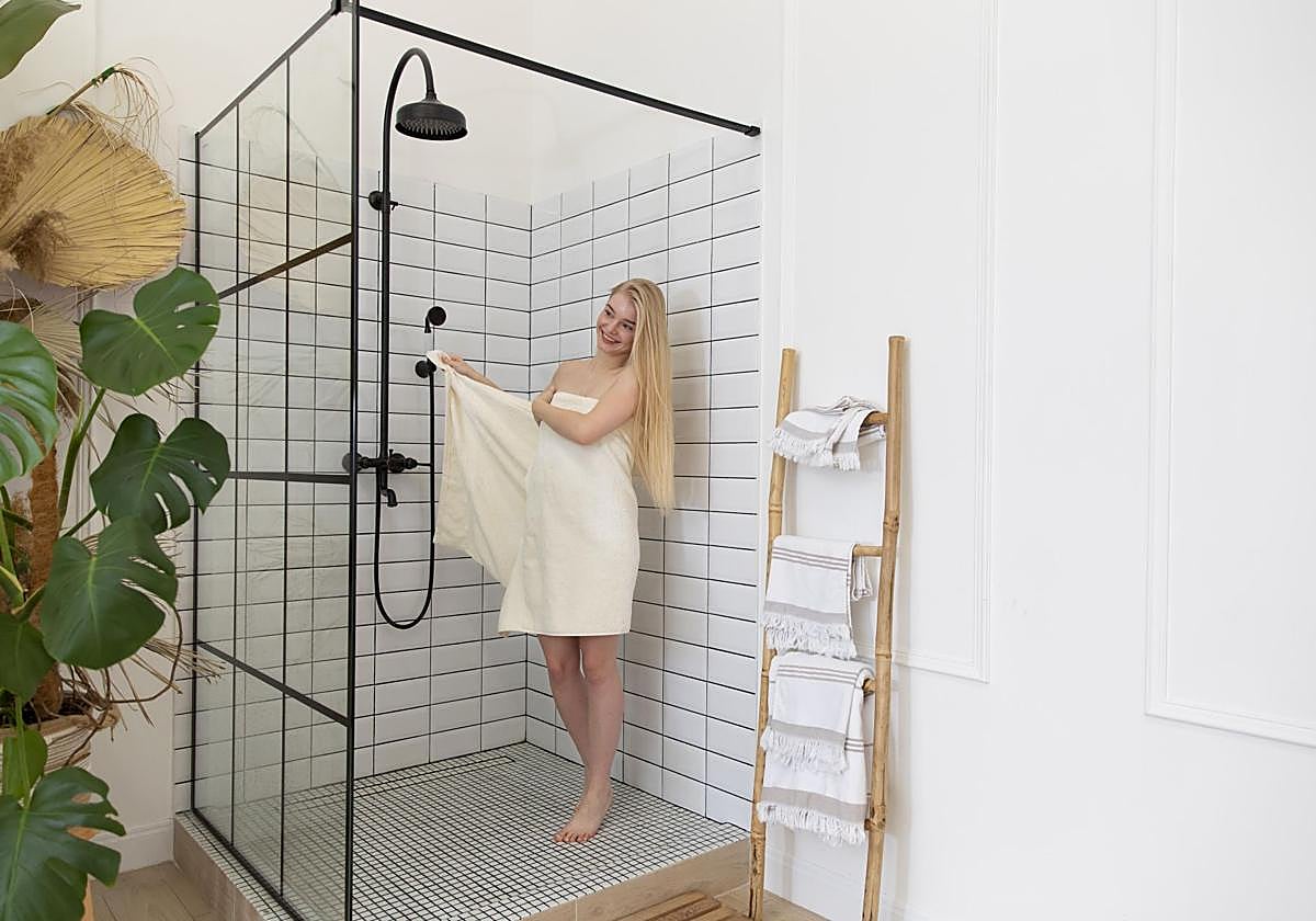 ¿A qué temperatura deberías ducharte para mantener tu piel sana?