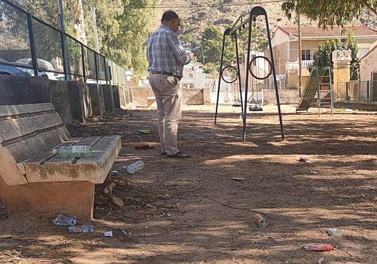 Visita de los ediles del PP en la oposición al mismo parque en 2022.