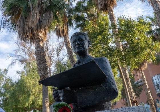 El busto del artista Juan de la Cruz Teruel en Cartagena, en una imagen de archivo.