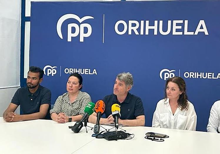 Vegara ofrece declaraciones sobre sus problemas judiciales el mismo día de la presentación de su lista electoral.