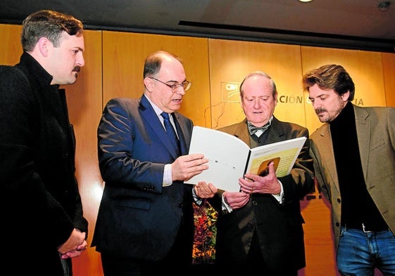 José López Almagro, Pascual Martínez, Juan Antonio López Delgado y Rafael Fuster, en la presentación del catálogo, en Las Claras.