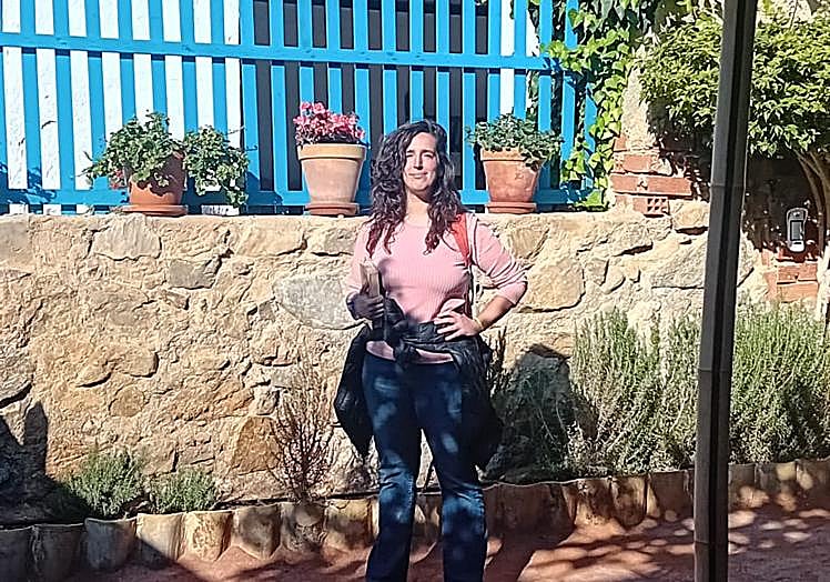 Julieta, la hernandiana que viajó desde Buenos Aires para conocer la Casa de Miguel Hernández.