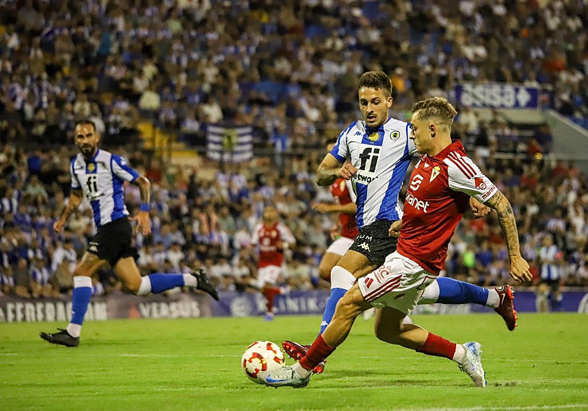 Real Murcia y Hércules enfrentaron en el Rico Pérez en septiembre de 2024.