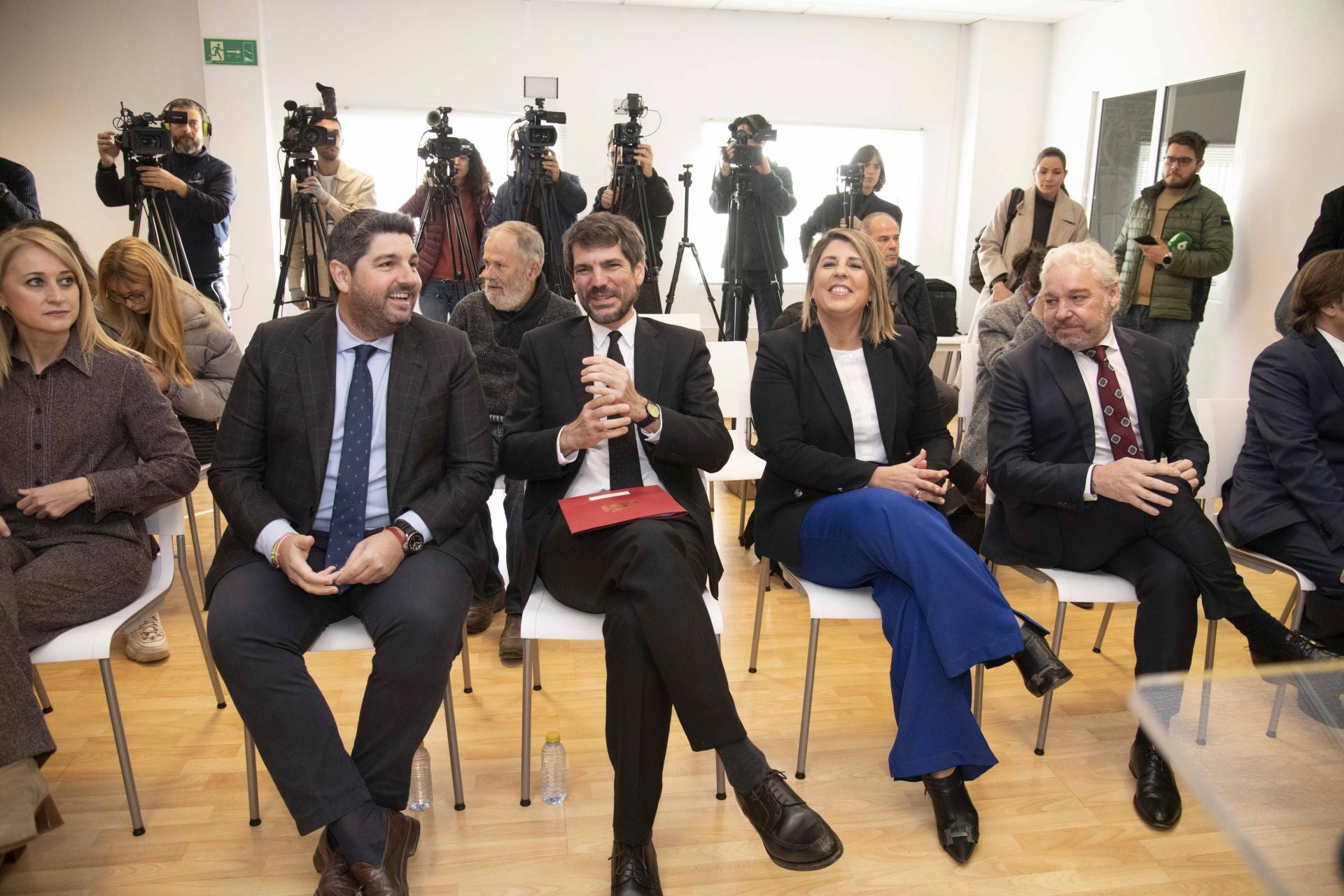 El ministro de Cultura visita los restos del barco fenicio &#039;Mazarrón II&#039; en el ARQVA de Cartagena, en imágenes