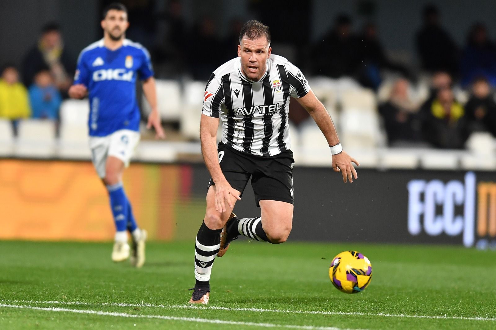 La derrota del Cartagena frente al Oviedo, en imágenes