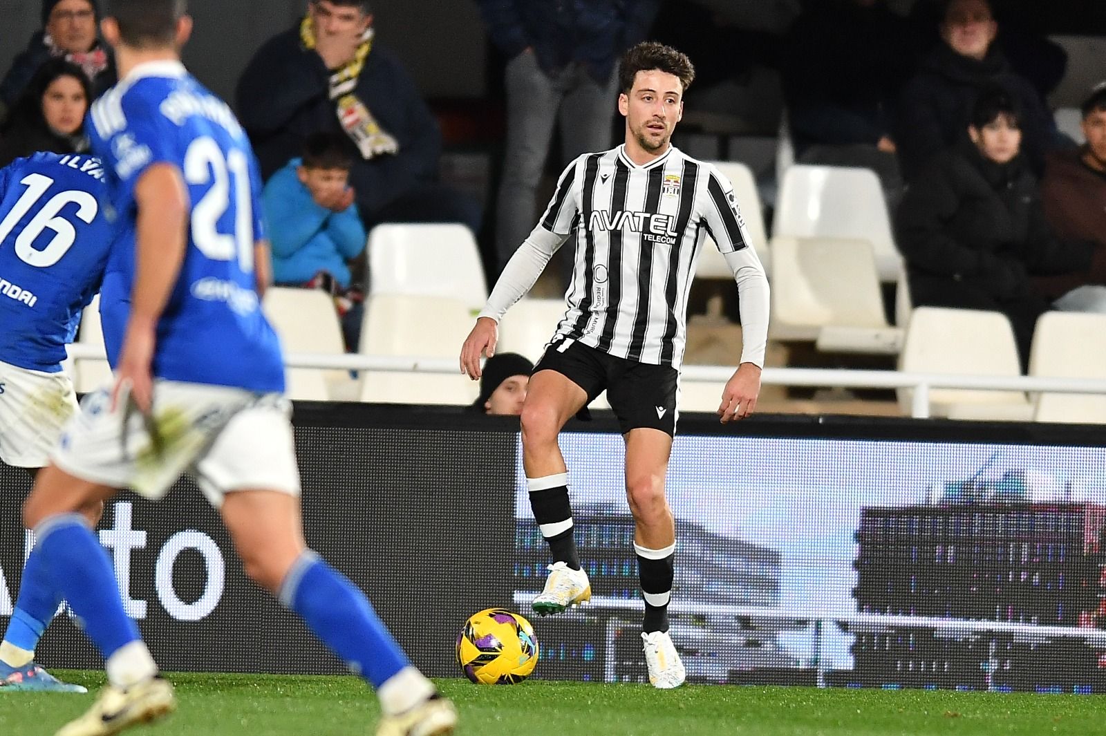 La derrota del Cartagena frente al Oviedo, en imágenes
