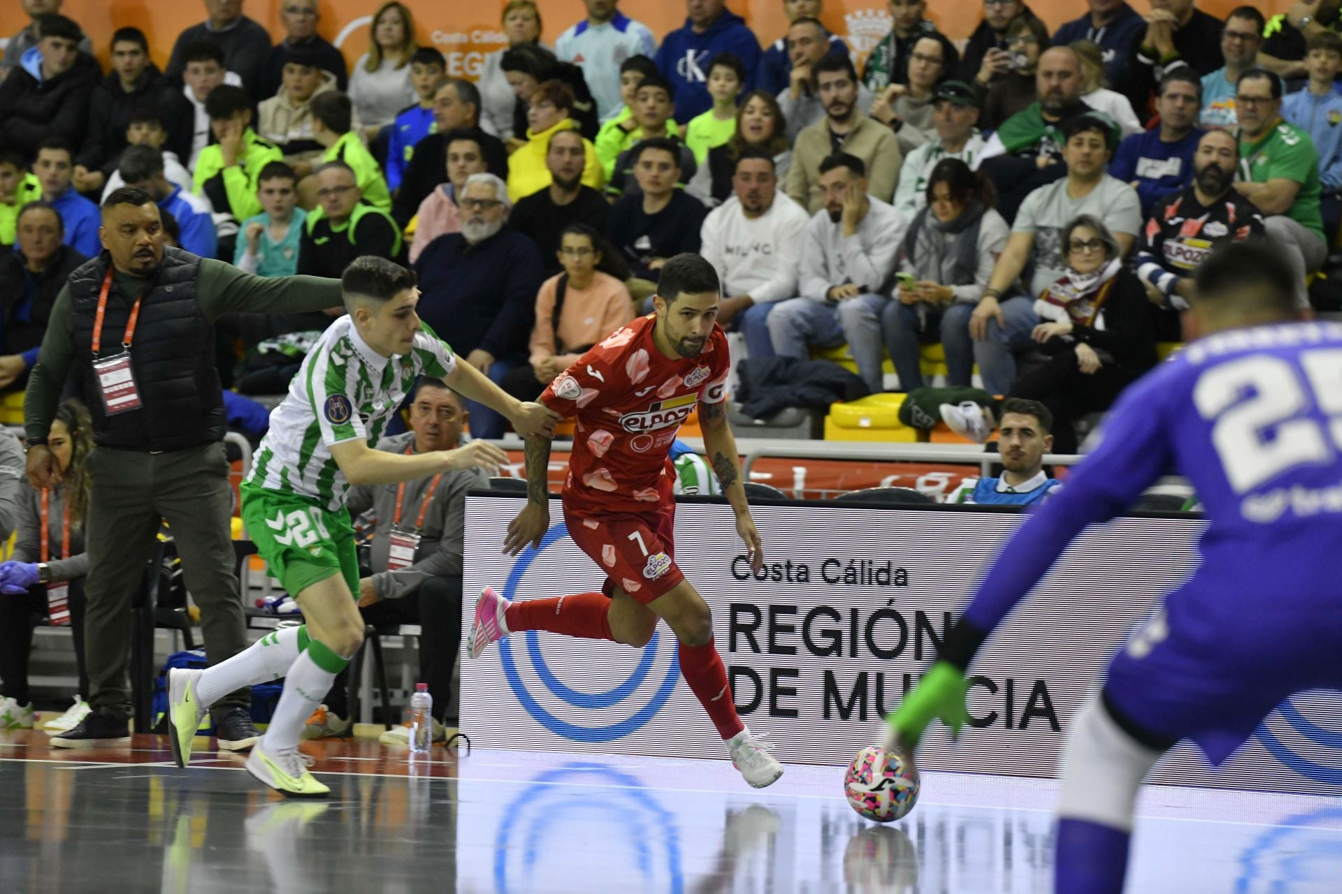 La derrota de ElPozo Murcia frente al Betis, en imágenes