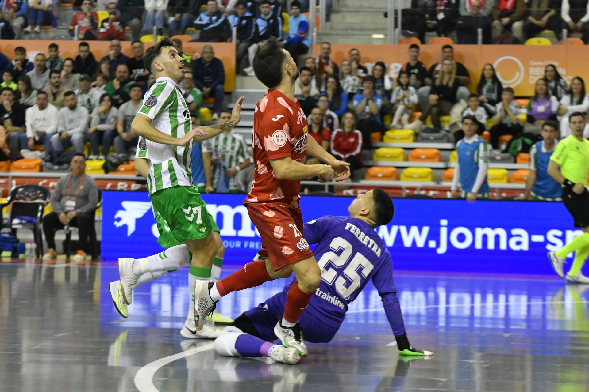 La derrota de ElPozo Murcia frente al Betis, en imágenes