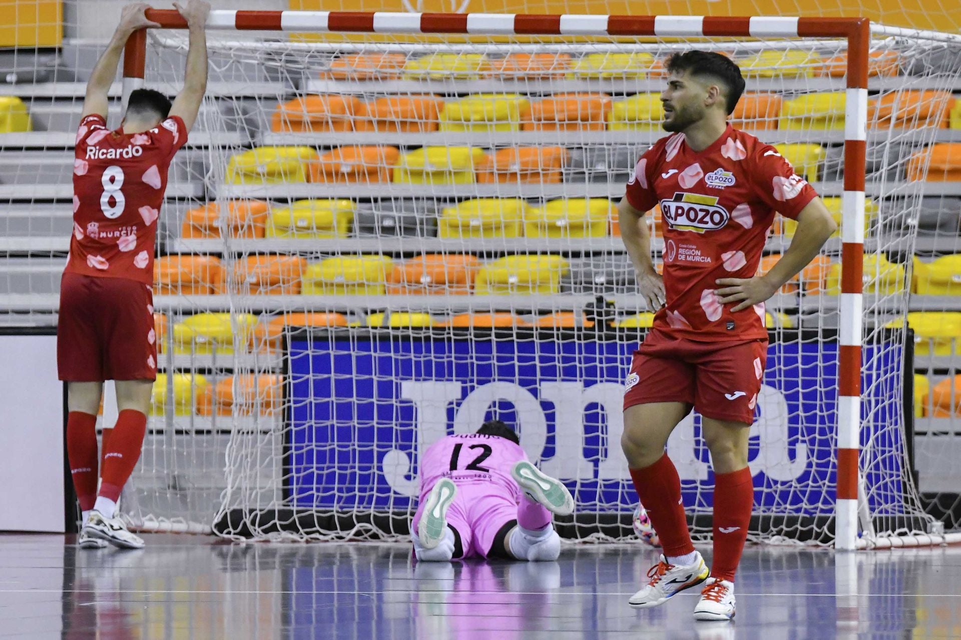 La derrota de ElPozo Murcia frente al Betis, en imágenes