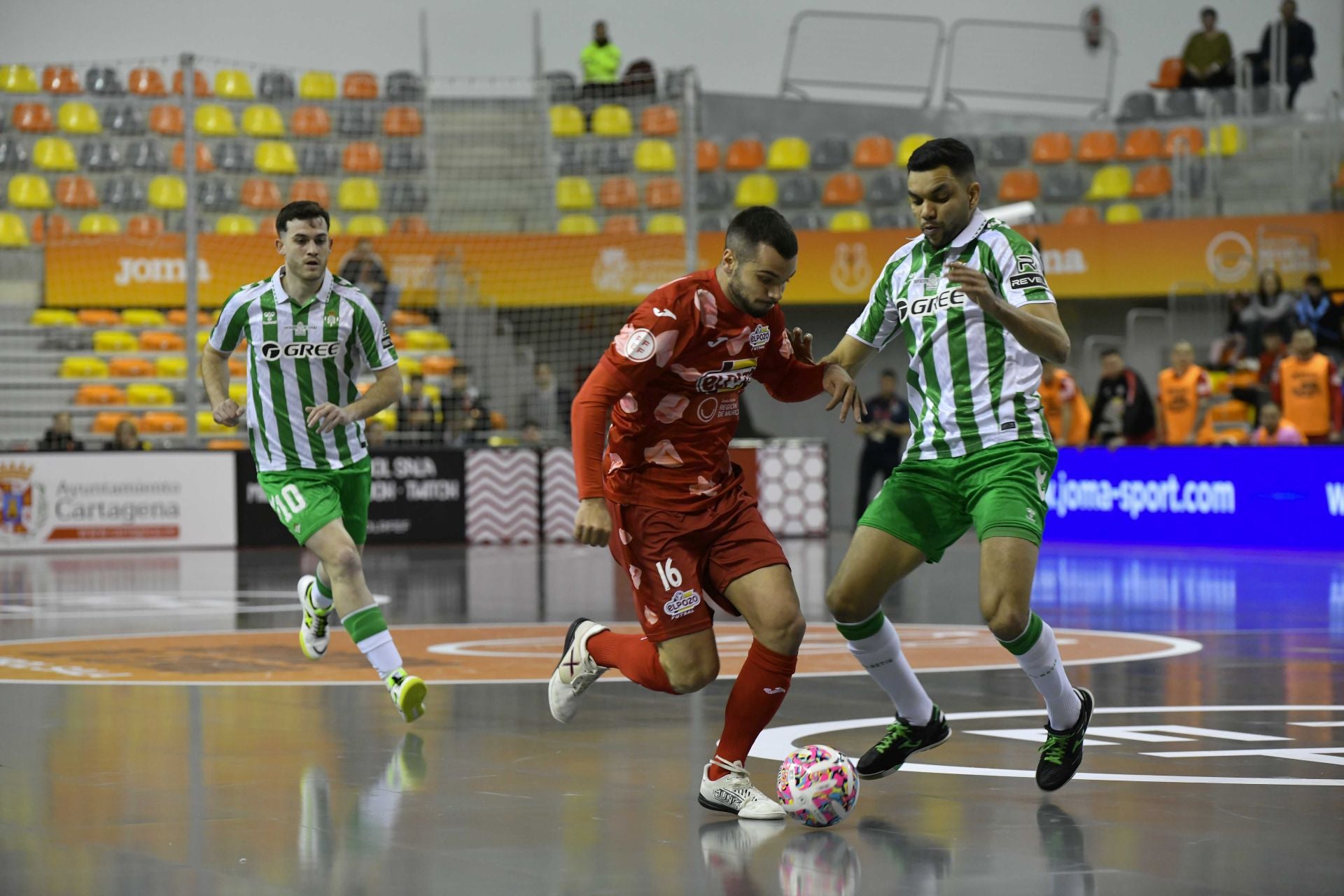 La derrota de ElPozo Murcia frente al Betis, en imágenes