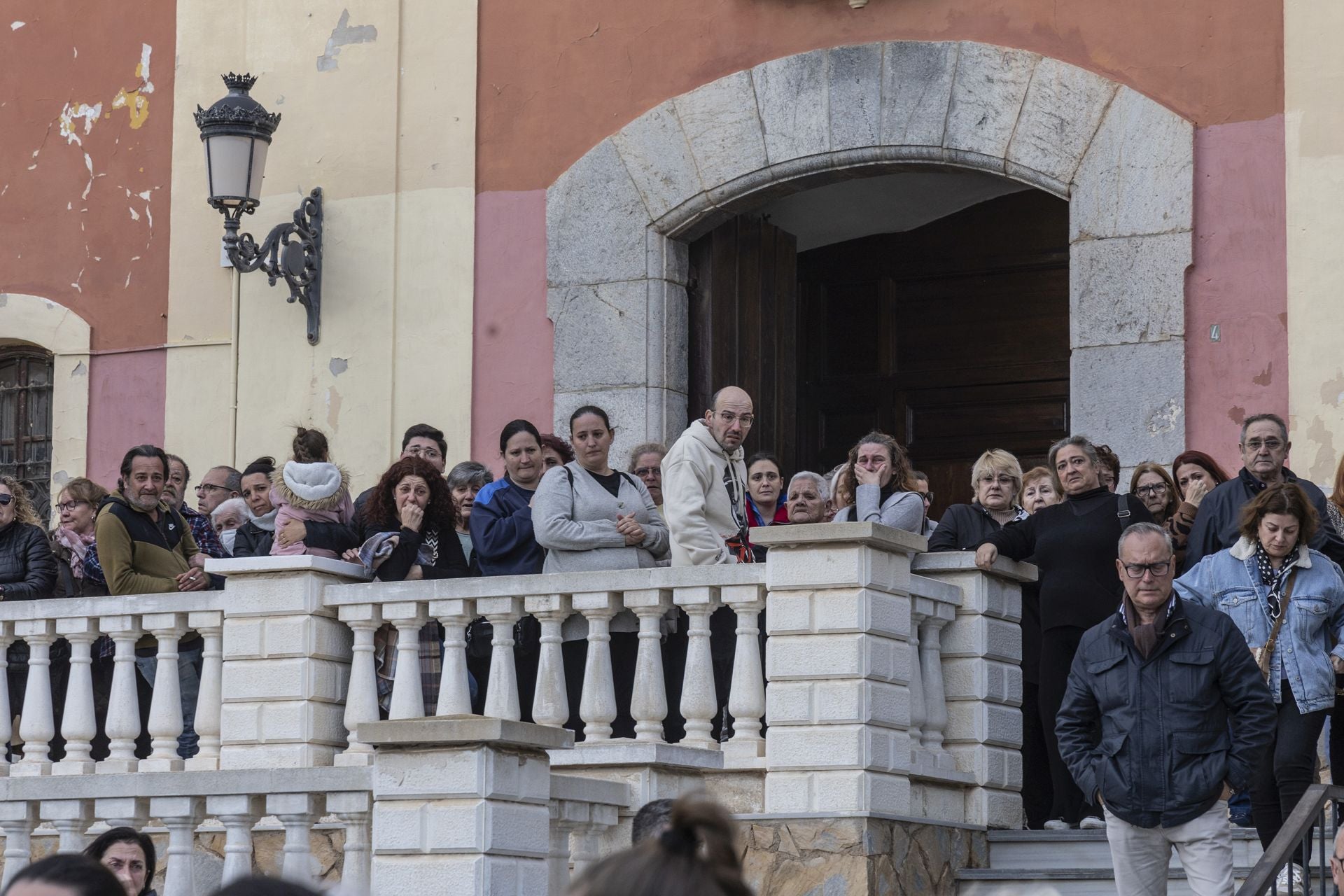 Las imágenes de la multitudinaria despedida el operario de Cartagena fallecido en Valencia