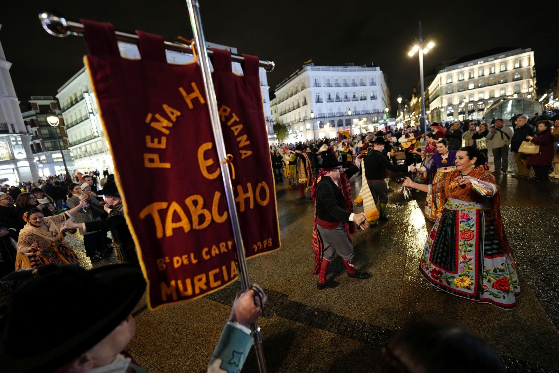 Las imágenes del desfile de Moros y Cristianos, sardineros y huertanos en Madrid