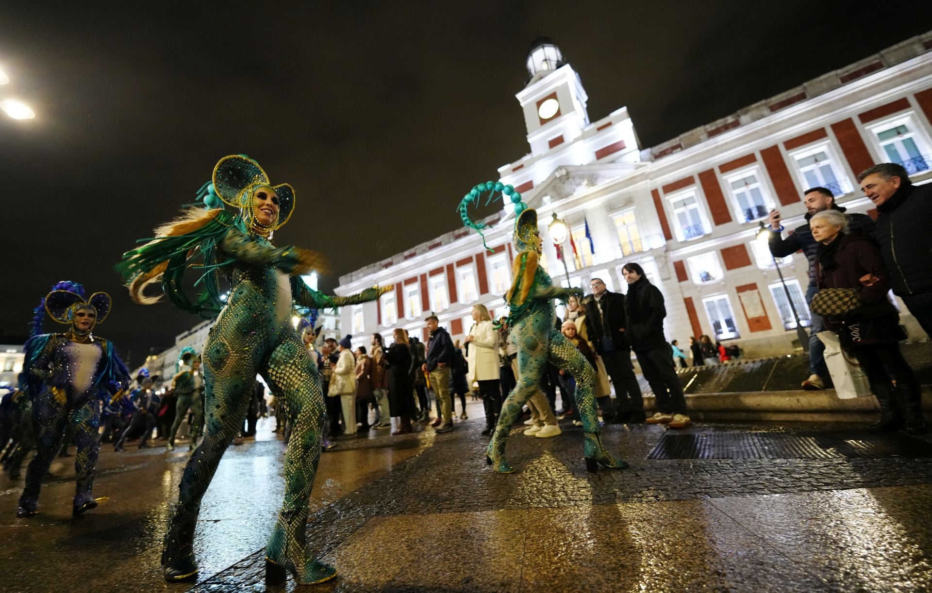 Las imágenes del desfile de Moros y Cristianos, sardineros y huertanos en Madrid