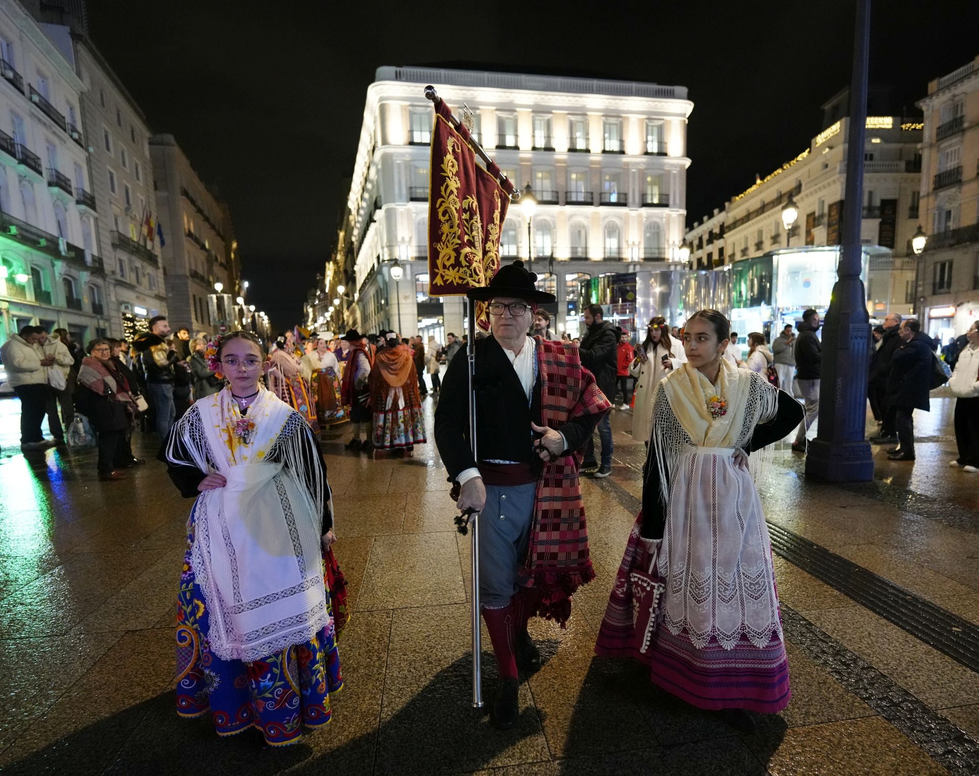 Las imágenes del desfile de Moros y Cristianos, sardineros y huertanos en Madrid