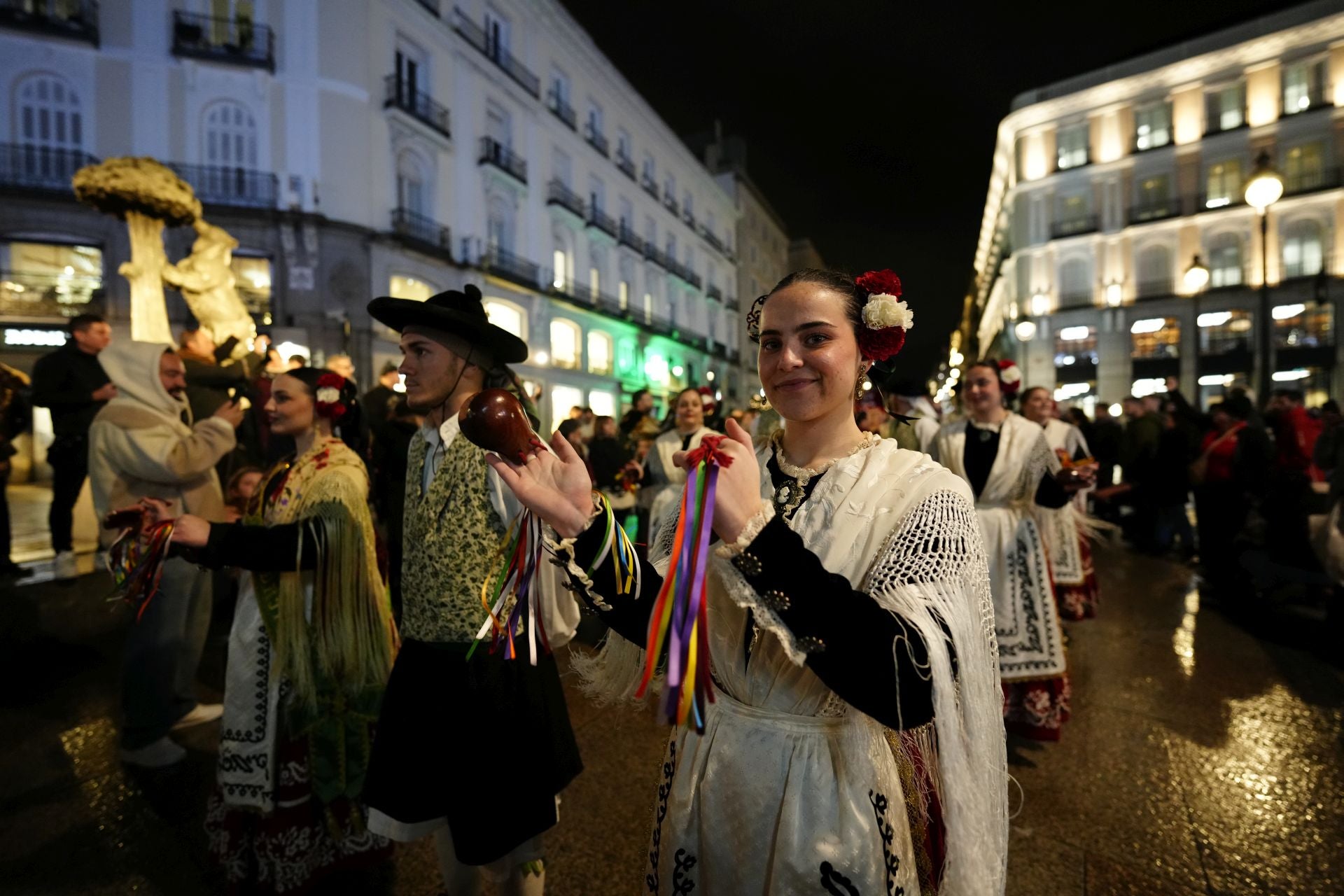 Las imágenes del desfile de Moros y Cristianos, sardineros y huertanos en Madrid