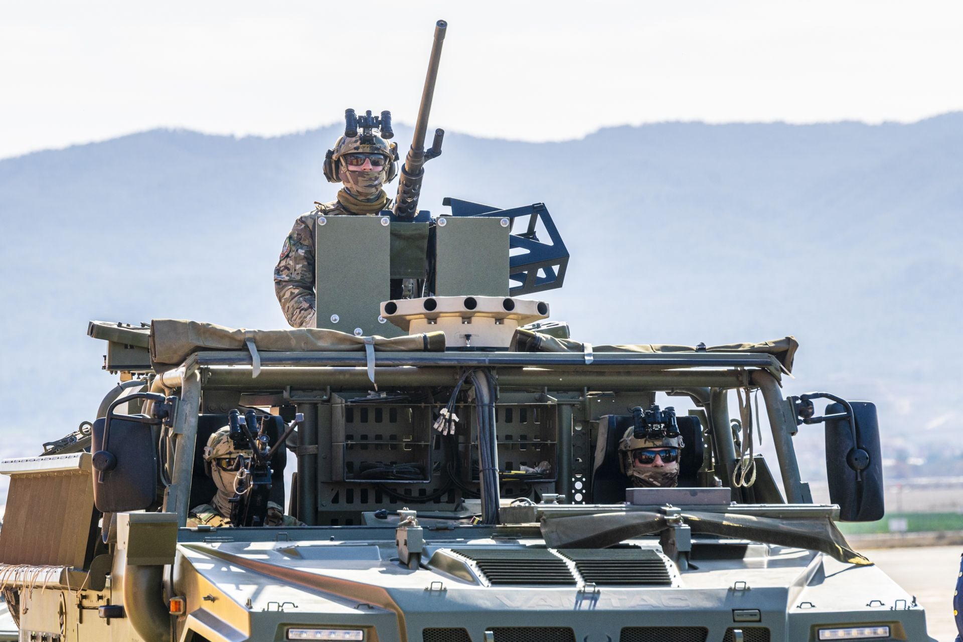 Las imágenes del aniversario de la Escuela Militar de Paracaidismo Méndez Parada de Alcantarilla
