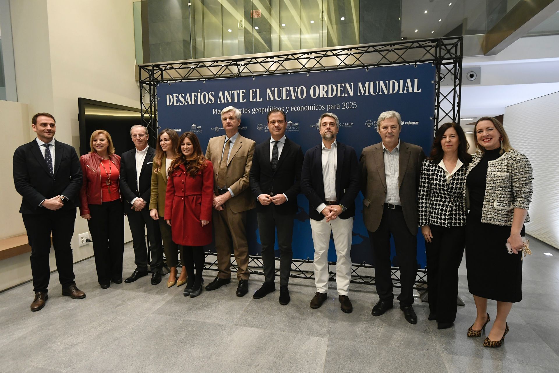 La mesa redonda &#039;Desafíos ante el nuevo orden mundial&#039;, en imágenes