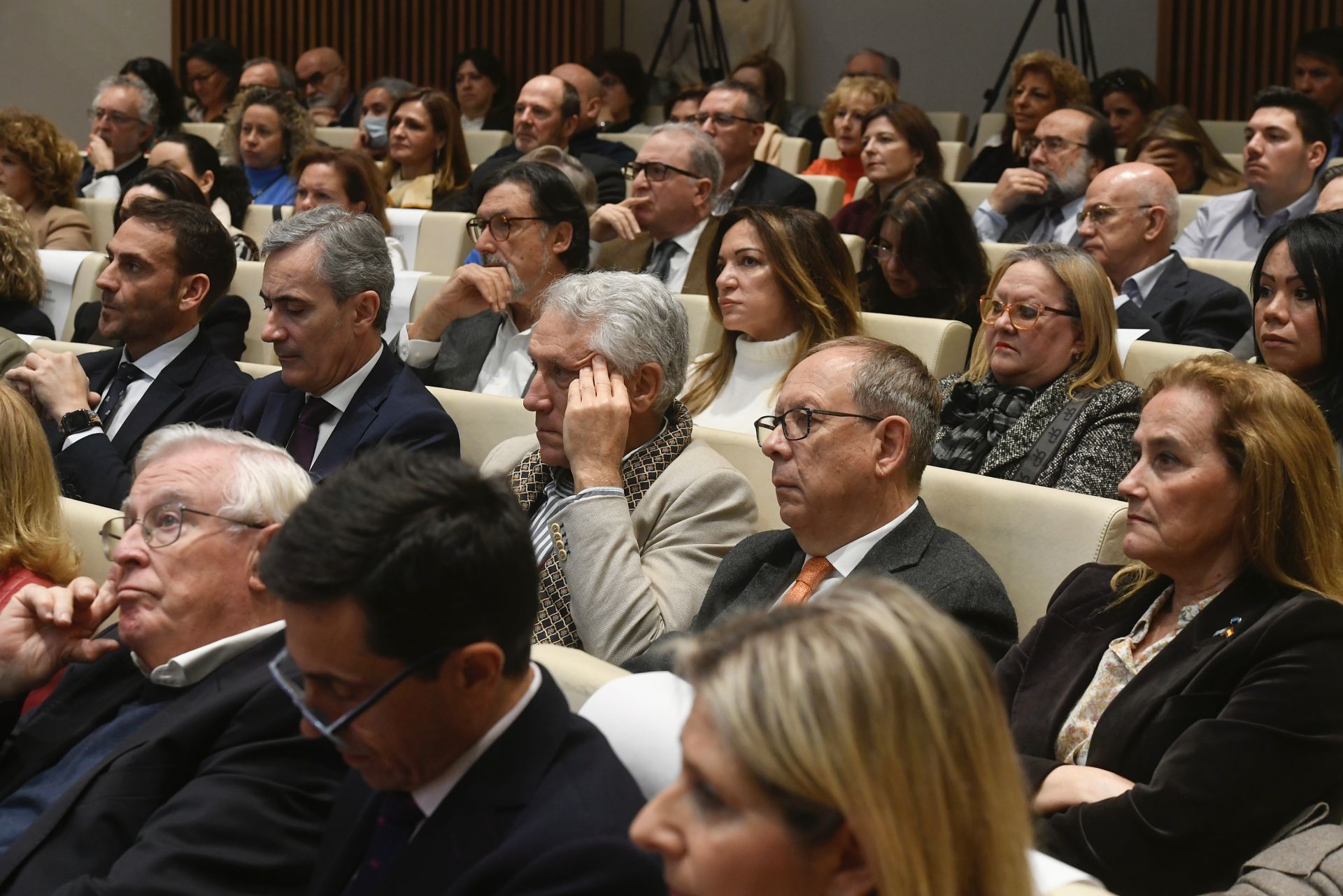 La mesa redonda &#039;Desafíos ante el nuevo orden mundial&#039;, en imágenes