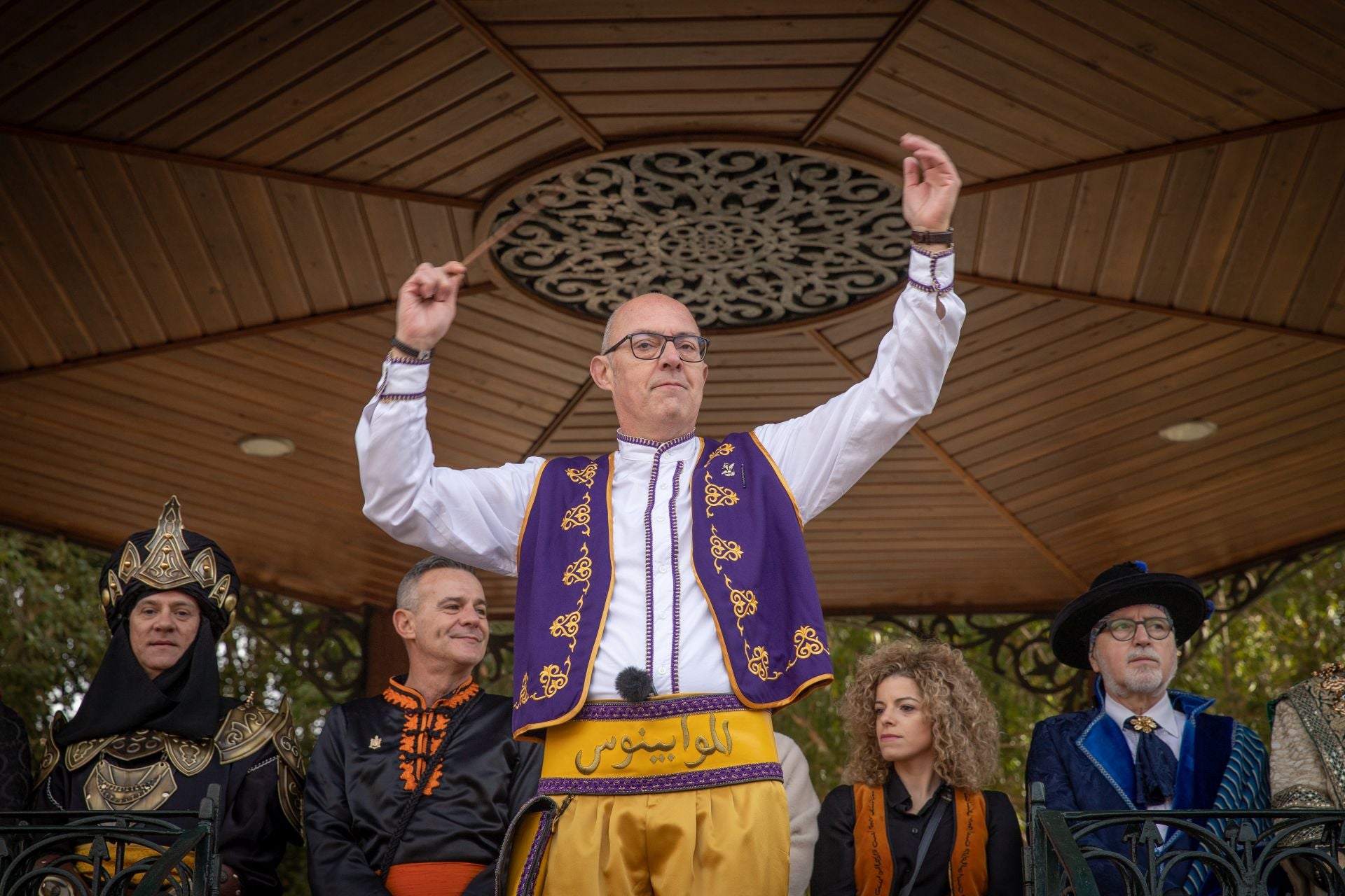 Las imágenes del desfile del Medio Año Festero en Orihuela