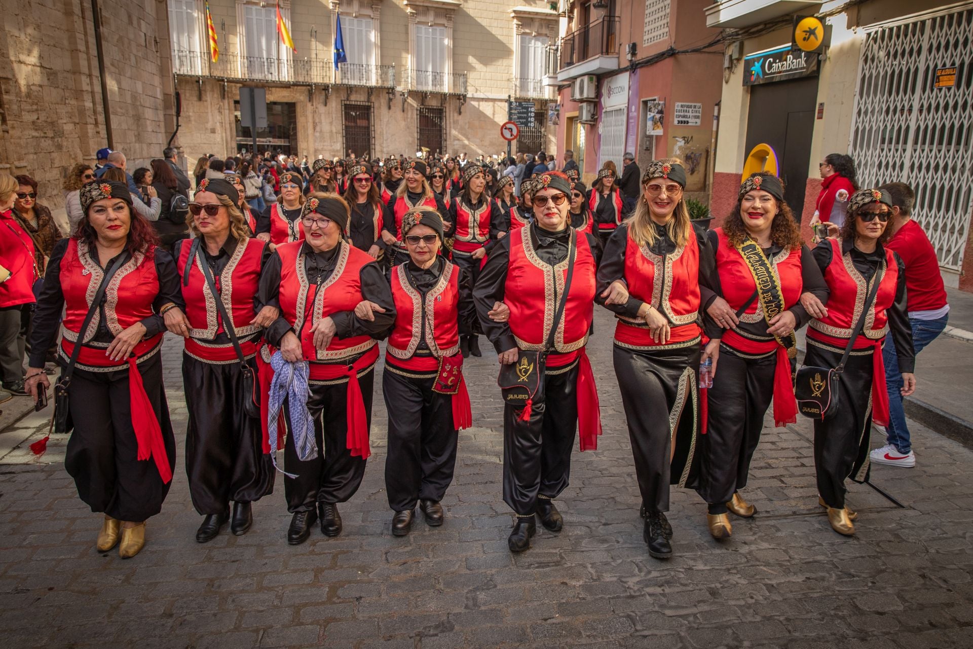 Las imágenes del desfile del Medio Año Festero en Orihuela