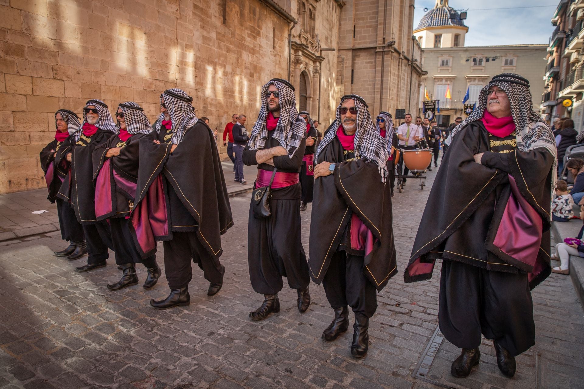 Las imágenes del desfile del Medio Año Festero en Orihuela