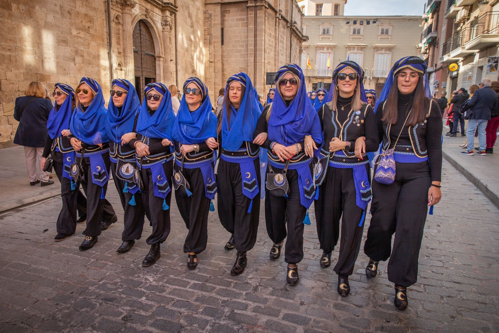 Las imágenes del desfile del Medio Año Festero en Orihuela